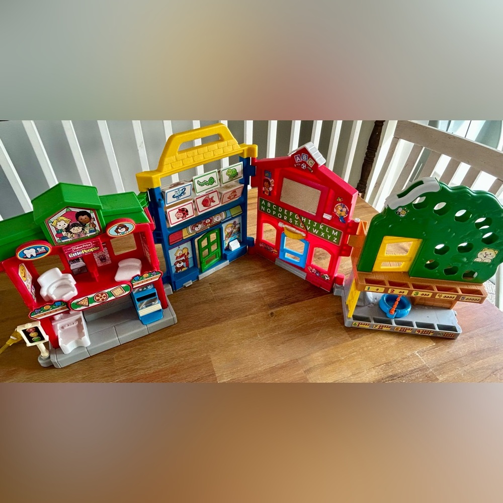 2008 Fisher-Price Little People Foldable “Learn About Town” Playset